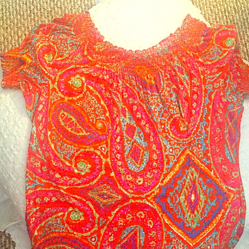 Adorable off the shoulder Ralph Lauren Top